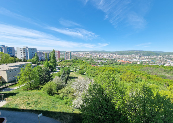 1,5-izb.byt s 6m logiou, komplet.rek, Jaltská ul, Furča