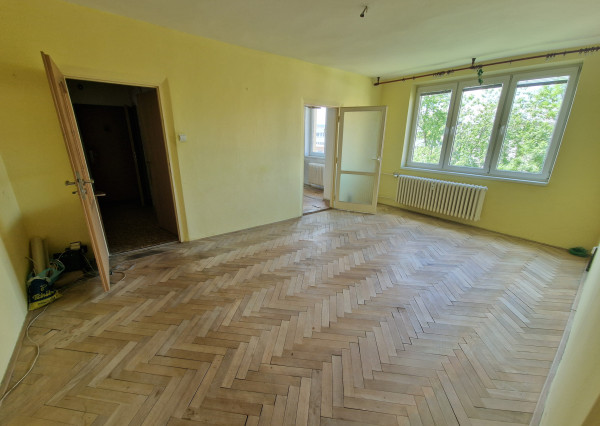 3-izb.byt s logiou, 73m2, 3.p, Mudroňova ul, KE-časť JUH