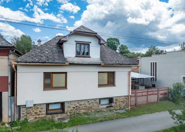 Na predaj 3izb.dom, 28ár pozemok Vyšný Medzev, KE-okolie