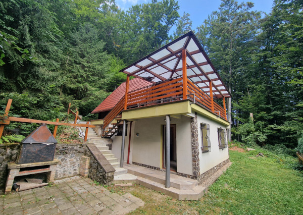 3izb.murovaná chata pri jazere, 21ár.pozemok, Bukovec