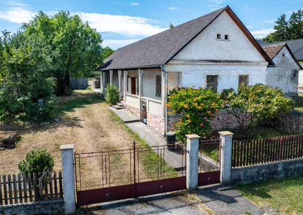 rodinný dom s 16ár.pozemkom, obec Slanec, KE-Okolie