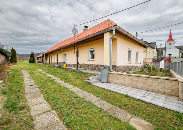 4izb.chalupa/RD v srdci Tokaja, obec Černochov, 25ár.pozemok