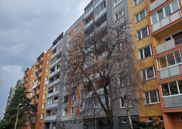 3-izb.byt s logiou, zariadený, nová komplet rek, Krosnianska ul