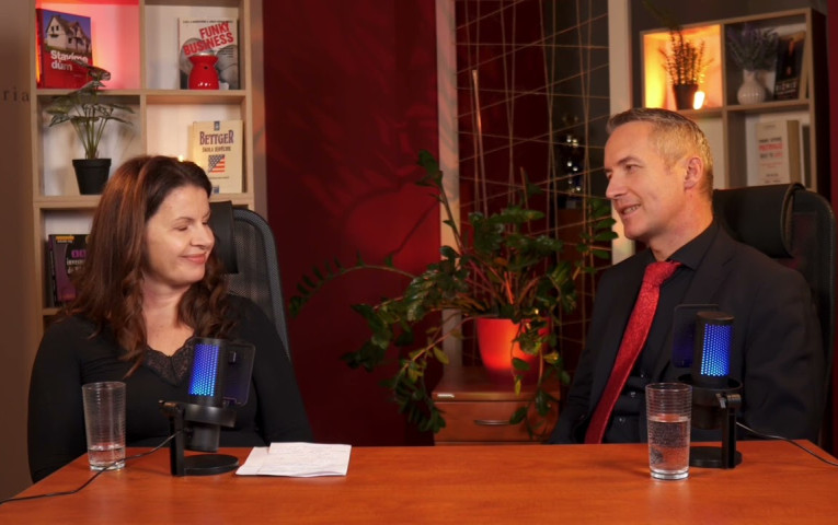 🎥 Ako rozmýšľa realitný maklér? Životný cyklus nehnuteľností & bývanie pre seniorov